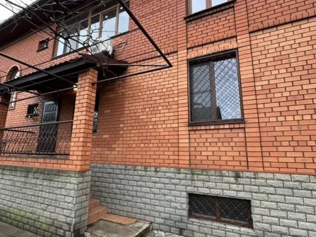 Фото: Срочно продам шикарный двухэтажный дом в Мариуполе недалеко от моря
