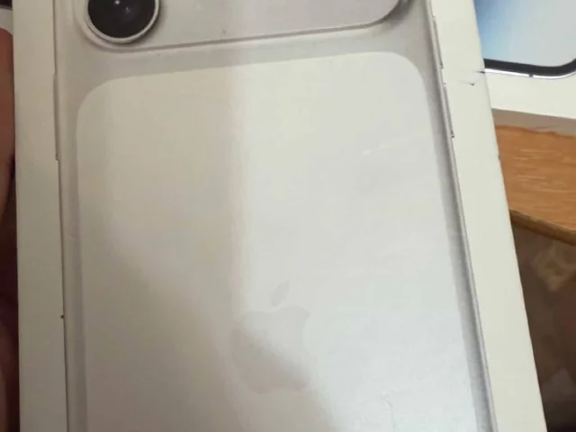 Фото: Продам IPhone 17 ProMax 256GB Sim+esim,цвет Сильвер в идеальном состоянии,100%АКБ,нахожусь в Каховке,цена 100.000 рублей