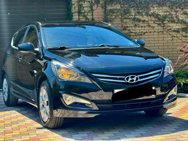 Фото: Продам Hyundai Solaris хэтчбек 2016 г объем двигателя 1.6 коробка автомат с пробегом 157 000 км машина не битая некрашен