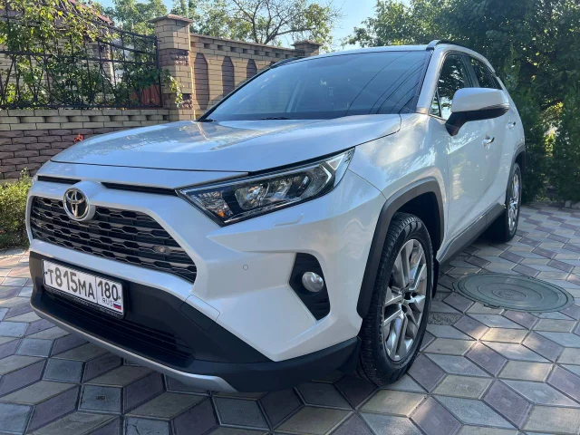 Фото: Продам Toyota Rav4 2.0, коробка автомат.год выпуска 2020 . Цвет белый металлик. Самая полная комплектация. Куплена в дил