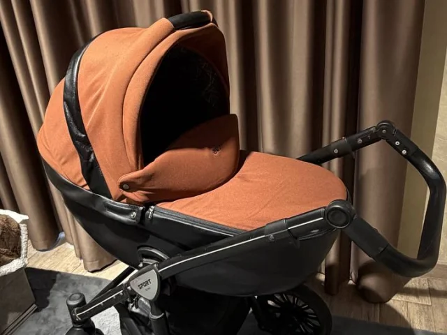Фото: Продам коляску anex 2в1 ,состояние хорошее,есть небольшая потертость на раме