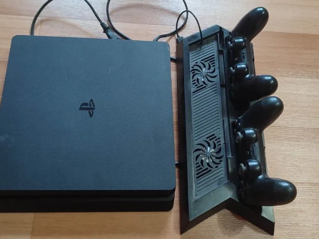 Фото: Продам ps4 slim 500 gb