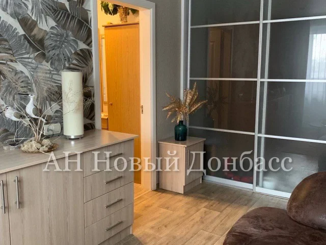 Фото: Продается уютная 2-комнатная квартира в центре Ленинского района, рядом с Парком Славянской культуры