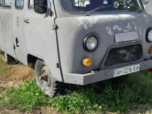 Фото: Продам УАЗ буханку срочно! На запчасти или под востоновление , нахожусь Мариуполь. Ул. Покрышкина 50.цена 250.000 тыс ру