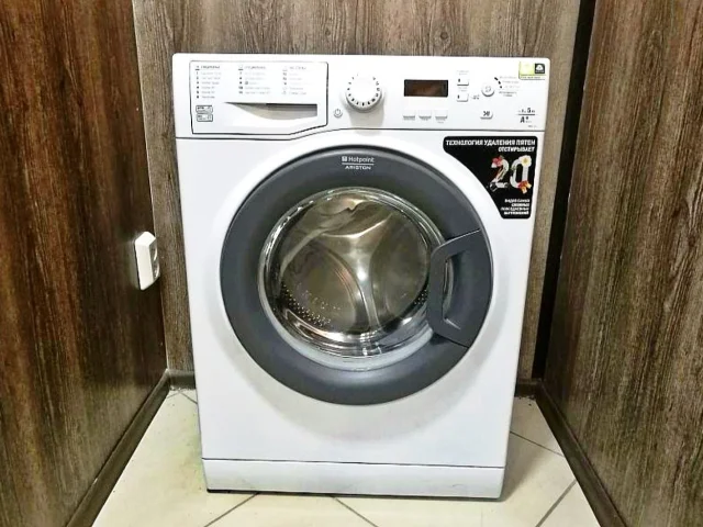 Фото: Продам стиральную машину Hotpoint Ariston, отличное состояние, в пользовании не долго, узкая глубина 37см, загрузка 5кг,