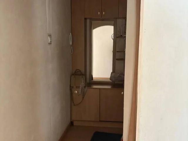Фото: В аренду на длительный срок предлагается уютная трёхкомнатная квартира — идеальный вариант для комфортной и спокойной жи