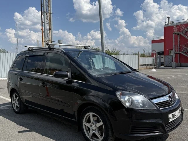 Фото: Продам Opel Zafira B двигатель 1.8 бензин. 5 ступенчатая механика. 7 мест 2005 год. Один хозяин в птс. Климат контроль ,