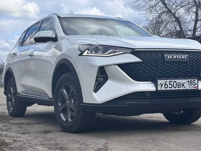 Фото: Haval F7 2024 год. 1.5 литра бензин. Турбина. 150 л.с. Автоматическая коробка передач. Пробег 45 тыс. Не бита, не крашен
