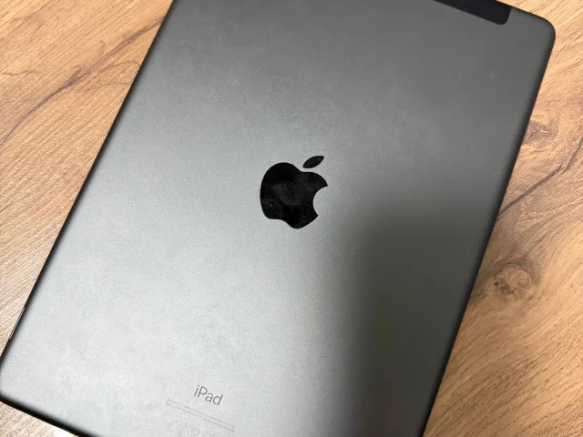 Фото: Продам IPad 8 поколения (2020) 32Гб
