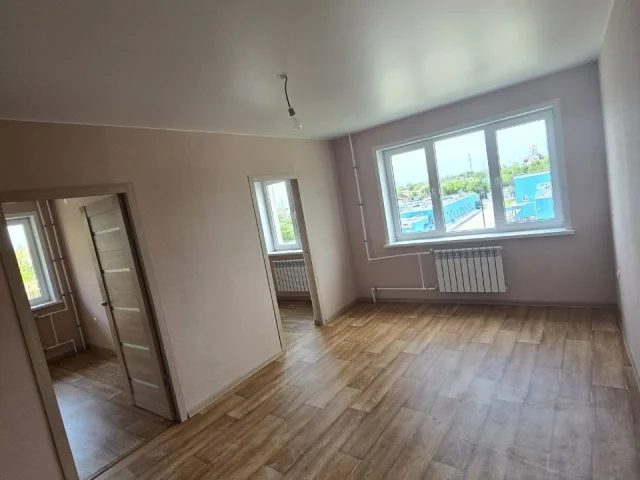 Фото: Продам 4к.кв по цене 2к.кв. Центральный район,17-й микрорайон, ул.Троицкая,44