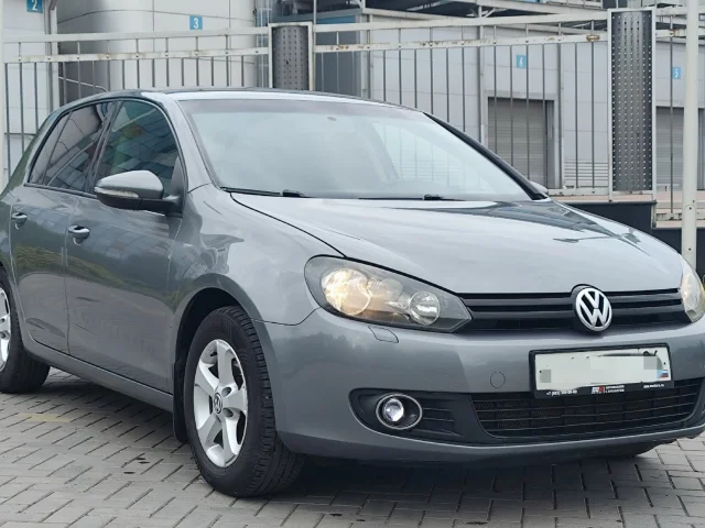 Фото: Volkswagen Golf 6 2011год
