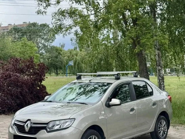 Фото: Продам Renault Logan 2015 года. Надёжный и честный автомобиль без сюрпризов. Двигатель 1.6 16V, механика, пробег 163 670