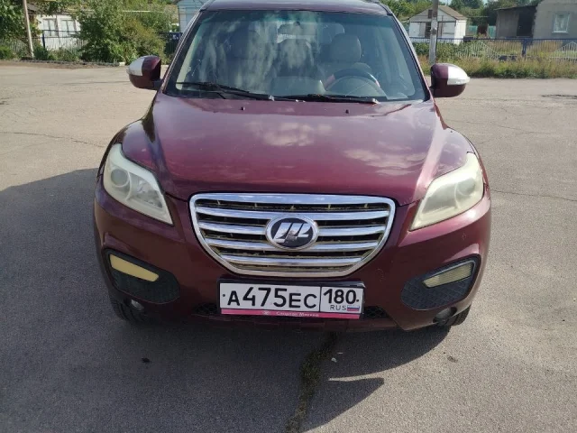 Фото: Продам Лифан х60,на полном ходу,2012 год выпуска, объем двигателя 1.8, двигатель работает отлично,КПП без проблем, конди