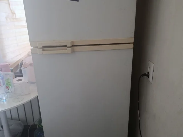 Фото: Продам рабочий холодильник 10000 р