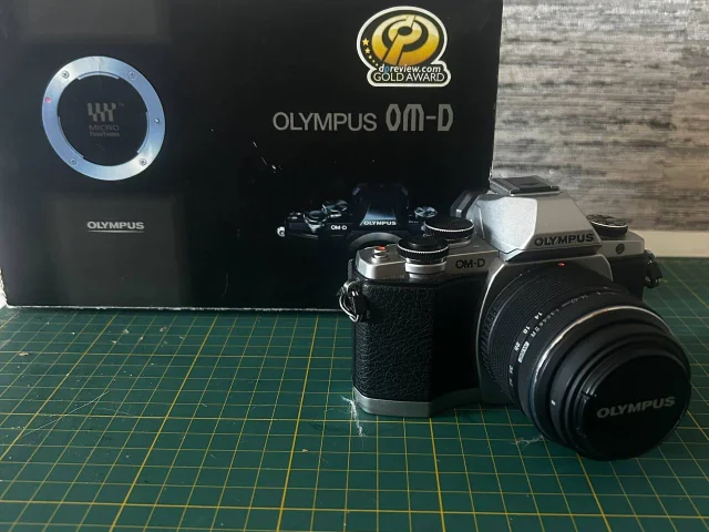 Фото: Фотоаппарат Olympus om-d em10