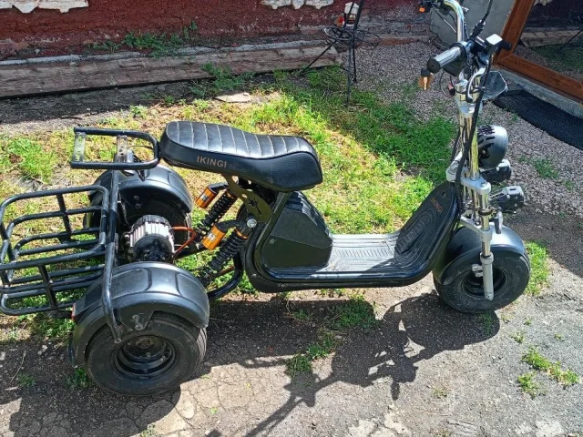 Фото: Продам трицикл электрический. В отличном состоянии. В использовании год. 60000₽.Все вопросы в личку. Т. .(Приморск)