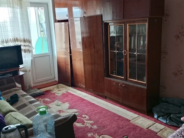 Фото: В продаже 1- квартира по пр. Металлургов 160, ориентир остановка Покрышкина.Этаж 4/5 жилое состояние