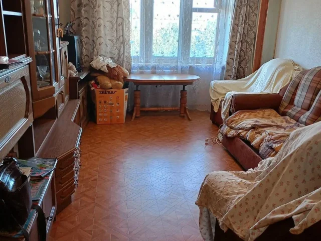 Фото: Продам 3-ком. кв-ру, пр-т Победы 72, 4/7, кирпичный дом, р-он Исполкома, лифт работает, не угловая, 67 кв.м. – общая, ко