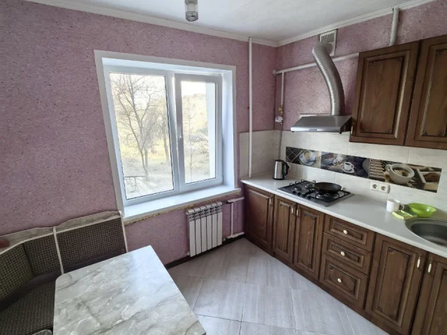 Фото: Сдается на долгосрочно 2к квартира 2/9 этаж в центральном районе по Ленина, ориентир голуби. Квартира укомплектована все