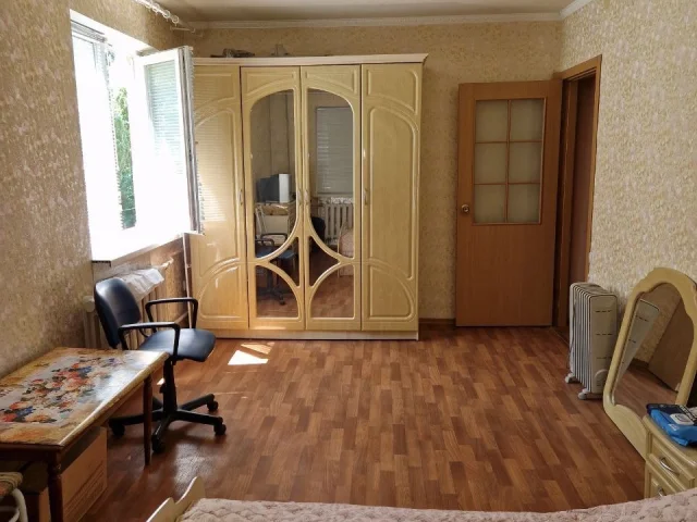 Фото: Продам 2-х комнатную квартиру 3/5 Калининский рынок с раздельными комнатами с мебелью и бытовой техникой полностью укомп