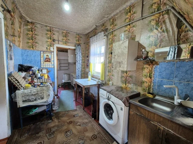 Фото: Продам дом, ул.Отечественная, ж/м Комсомолец. Газифицирован, 60 кв.м., три комнаты, кухня, с/узел. Ухоженный двор, х/пос