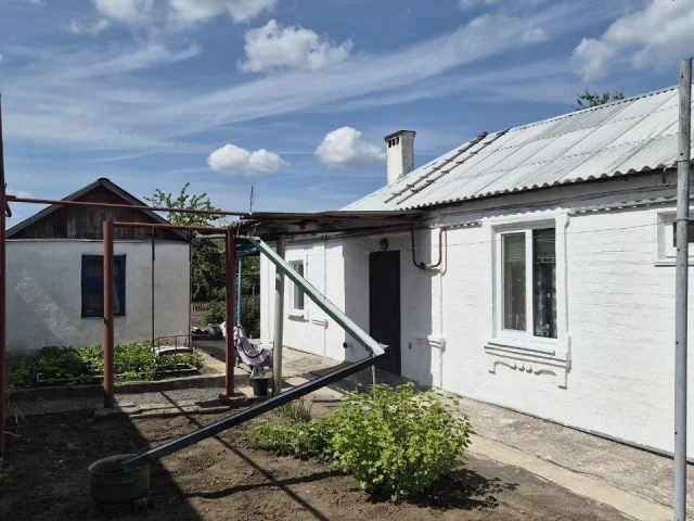 Фото: В продажу предлагается 6 комнатный дом на 2 входа в Ильичевском р-не ул. Знаменская