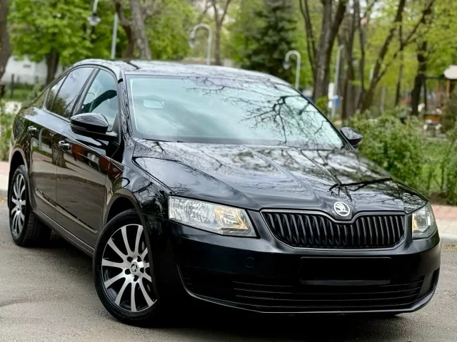 Фото: Продам личный автомобиль 2015 года 1.6 автомат айсиновская коробка,ремень ролики заменены все масла,новая резина цена 1.