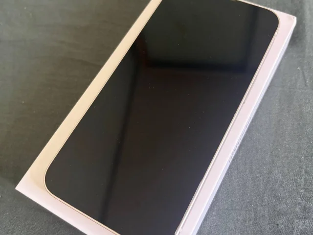 Фото: Продам iPhone 13 128gb белый