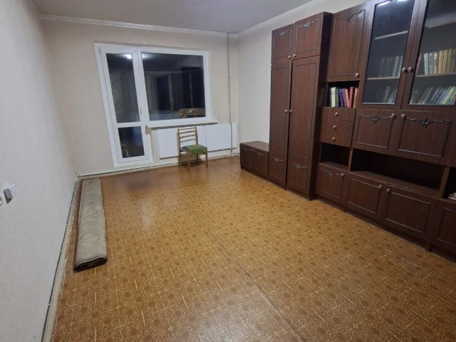 Фото: Сдаётся 2-х ком. квартира, г. Луганск, ул. Тухачевского, возле гимназии. 6/9, лифт работает постоянно, мебель частично, 