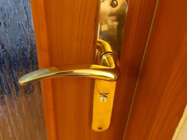 Фото: Продам двери б/у белорусского производителя, 2 шт левое и правое откр. 2 х 0,80