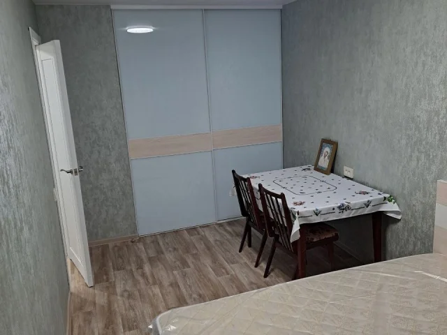 Фото: Сдается 2-х комнатная квартира от собственника. 45 тыс.руб/мес. + залоговый аванс 45 тыс. руб. Луганск, мед.городок, кв.