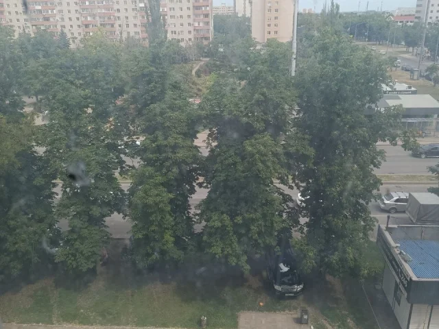 Фото: ПРОДАМ 2х комнатную квартиру, район 1000 мелочей, площадь Свободы.Идеальное место для проживания, всё рядом, все транспо