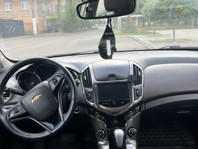 Фото: Chevrolet Cruze 2014 года  1.8 АКПП 170тыс прoбeг, мaкcимaльнaя комплектация