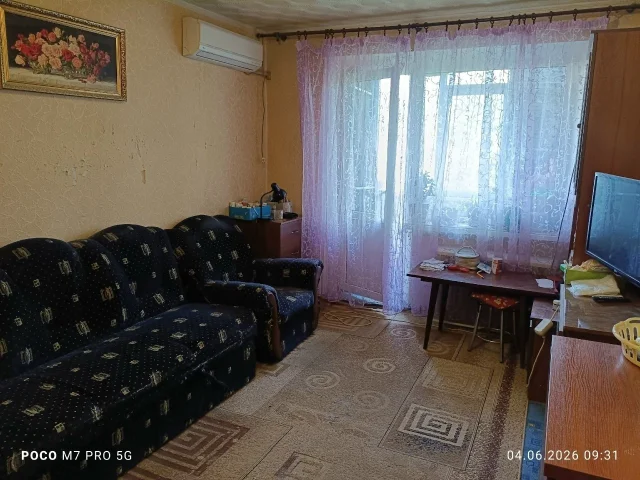 Фото: Продам 3-х комнатную квартиру, ЦГР, ул.Пушкинская 56, 3/5, общ. пл. 59м.кв., не угловая, окна и балкон-пластик, зал прох