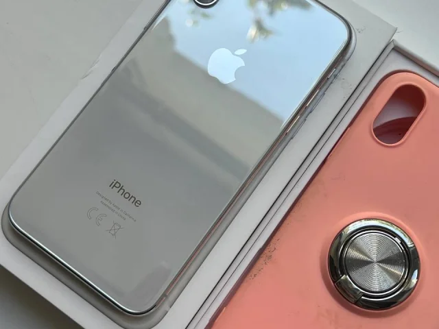 Фото: iPhone X 64GB Silver