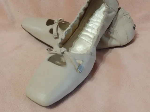 Фото: Продам новые балетки TOD'S Италия, натуральная кожа. 36 размер, длина стельки 23 см. 1500 руб. Донецк