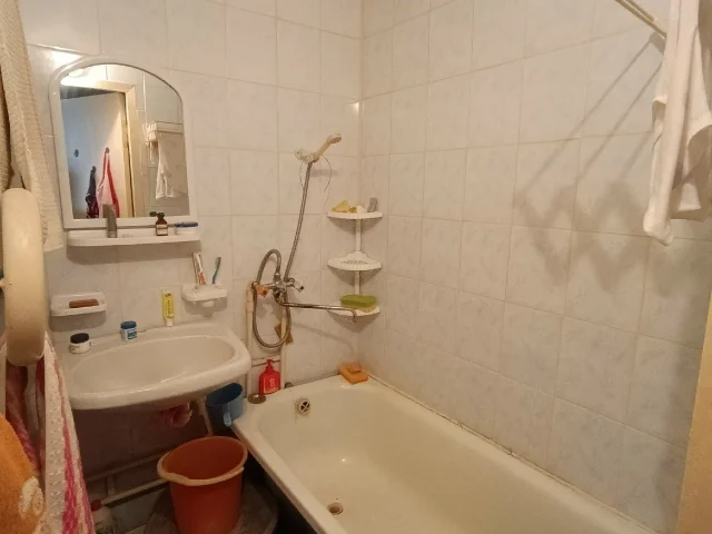 Фото: Горловка. Продам 2-х комнатную квартиру , 88 квартал, ул. Минская 63, 8/9, лифт работает. Общая площадь - 48,65 кв. м. Д