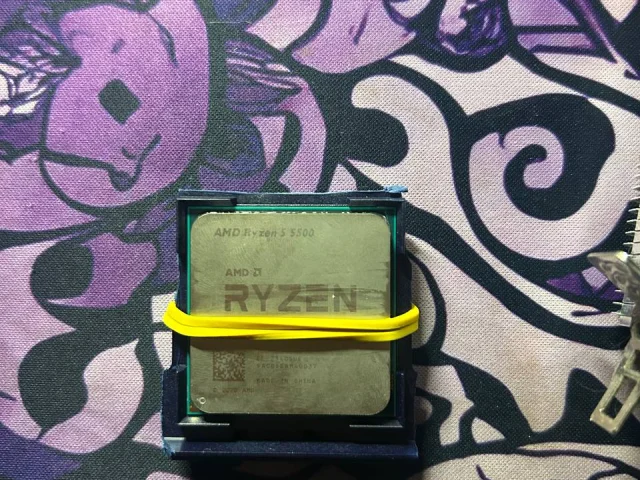 Фото: Продам процессор AMD Ryzen 5 5500 с кулером