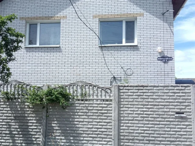 Фото: Дом новострой в Бердянске,95м.кв,3сотки,газ котел,гараж.собственник,11,7млн.р,