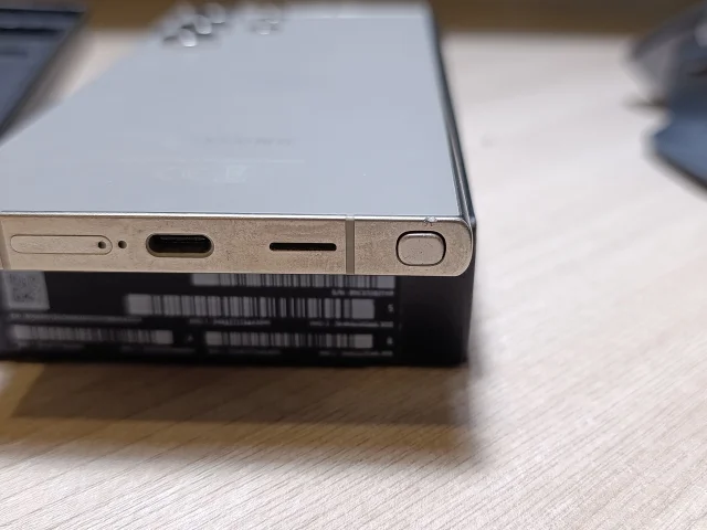 Фото: Продам Samsung S24 Ultra SM-S928B/DS версия 12/256