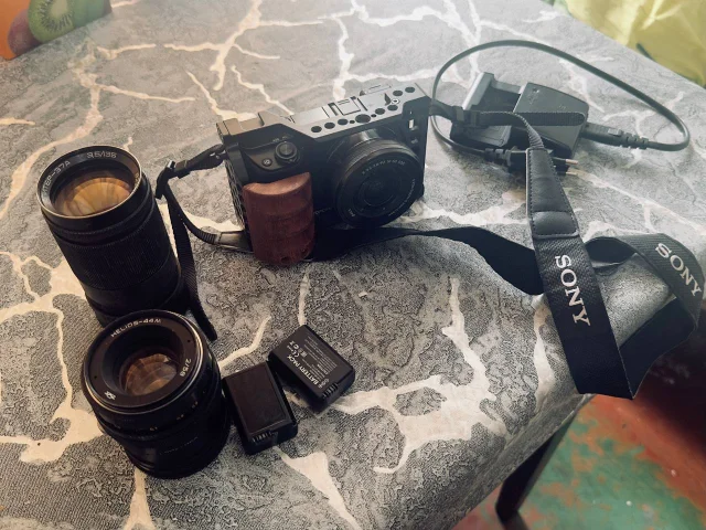 Фото: Продам фотоаппарат Sony a6000