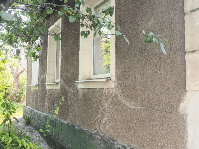 Фото: Продам дом, Артёмовский р-н( кв. Гаевого), 70м2, м/п окна, зал, 2спальни, кухня, с/у, газ.котел напольный, бойлер. Участ