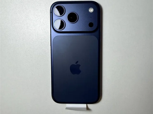 Фото: iPhone 17 Pro 256 GB Deep Blue eSIM. Отличное состояние. В комплекте шнур зарядки. Возможен обмен на Ваше устройство. 76