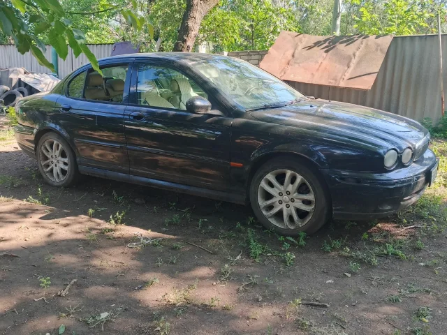 Фото: Продам Ягуара 2001 год 2.5 Акпп на ходу.С переоформлением! Машина 2 года стоит без дела Находится в Горловке.Цена 240+ т
