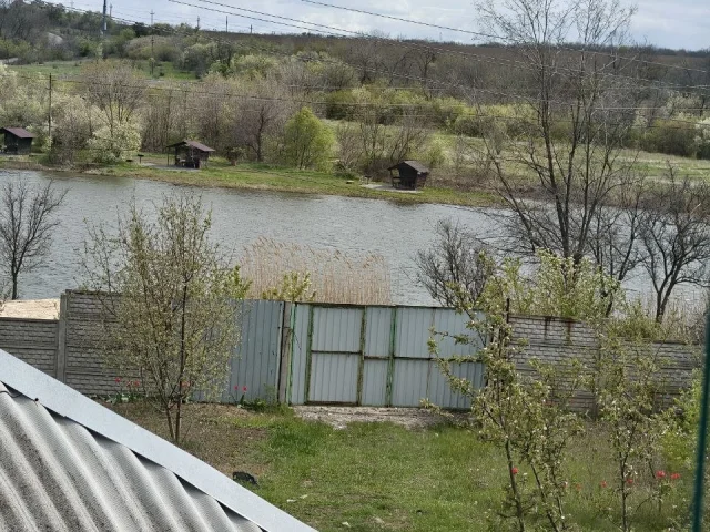 Фото: Продам дачу кооператив "ливада", микрорайон широкий, дом 2 уровня+ гараж, гос/акт на 6 соток., рядом ставок