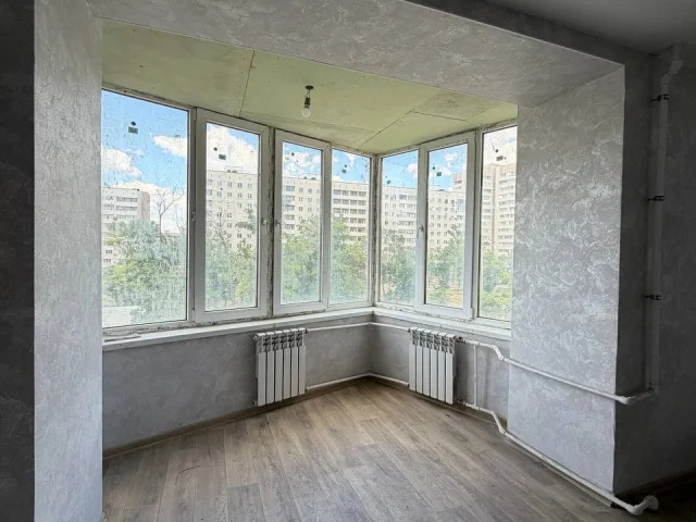 Фото: В продажу предлагается 3-х комнатная квартира в центре Мариуполя, проспект Ленина 108, этаж 4/9, не угловая