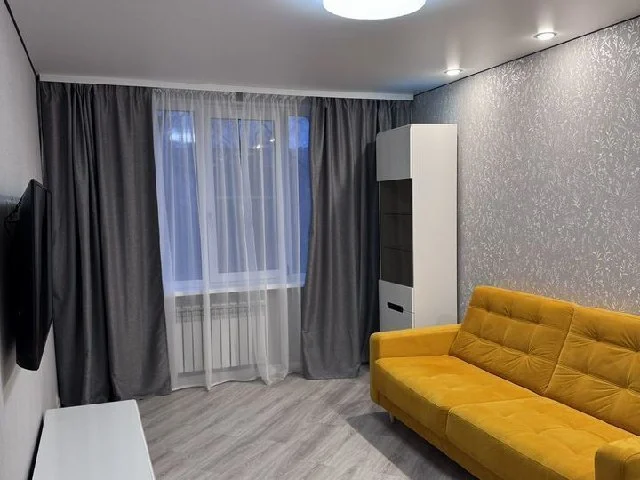 Фото: Сдаю двухкомнатную квартиру 45.0 м² этаж 3/5 город Донецк, в шаговой доступности пл.Ленина,Набережная