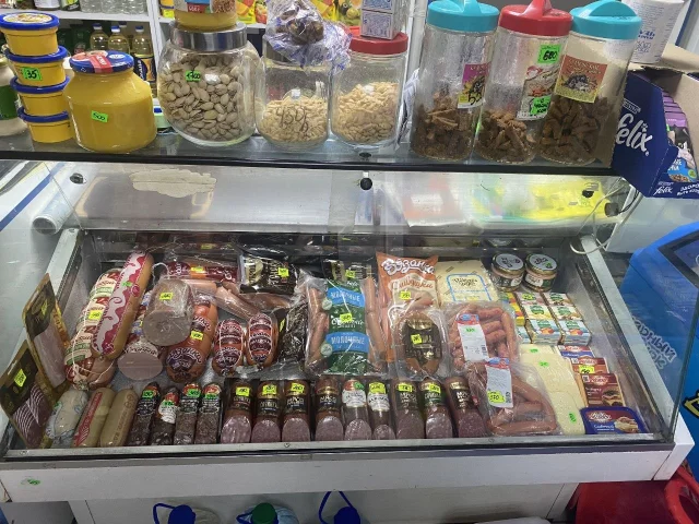 Фото: Продам холодильную витрину в хорошем рабочем состоянии.Цена-18000 руб.Тел. Свердловск