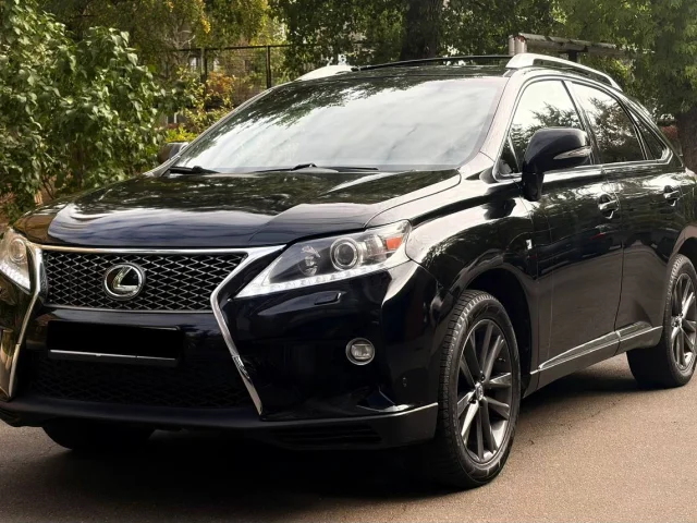 Фото: Продам Lexus RX 350 2013 года в комплектации F Sport. Полный привод, кожаный салон с подогревом и обдувом, память сидени