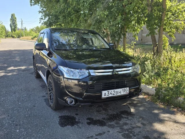 Фото: Продажа обмен кредит, митсубиси аутлендер 2014год 2.0 бензин автомат климат контроль круиз контроль датчик света и дождя